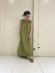 ワンピース×サンダル